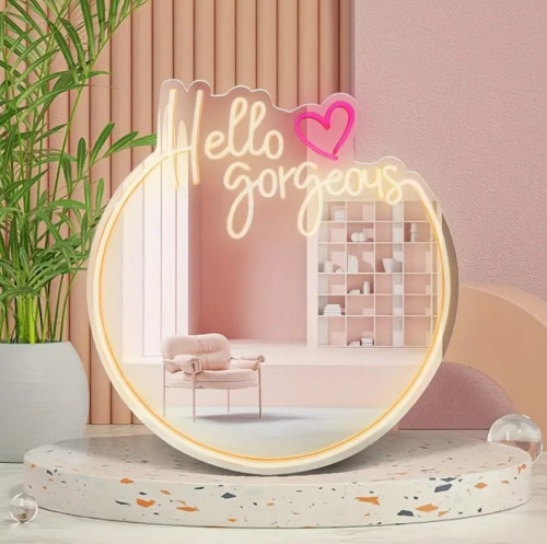 Зеркало со светодиодной подсветкой "Hello gorgeous"
