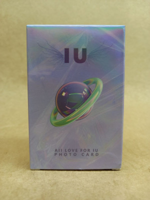 Голографические коллекционные карты IU