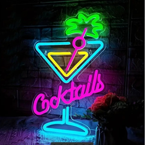 Неоновая вывеска "Cocktail"