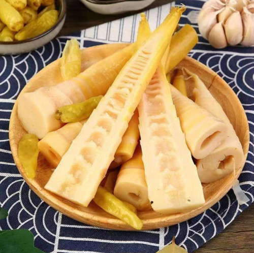 Маринованные стебли бамбука с перцем