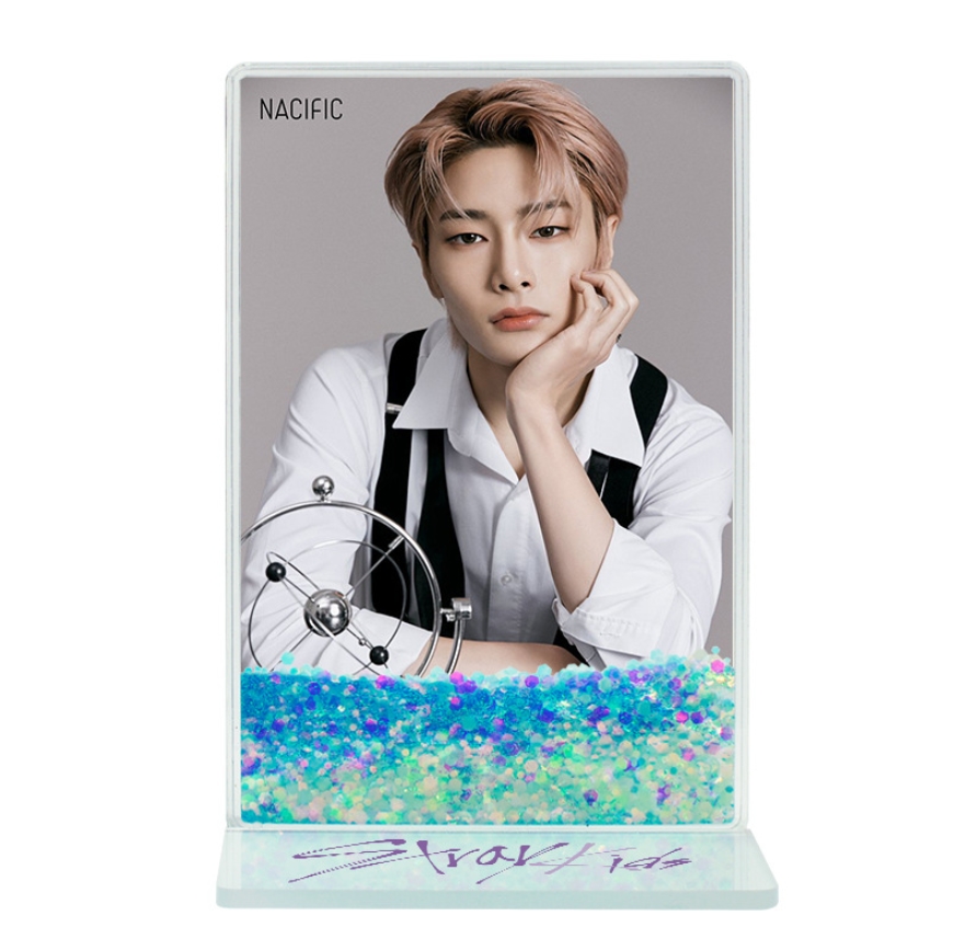 Переливающаяся фигурка Stray Kids Ай Эн 1